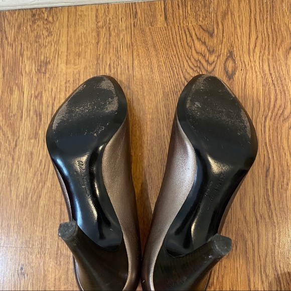Ferragamo Vintage Bronze Leather Pumps - Picture 4 of 5
